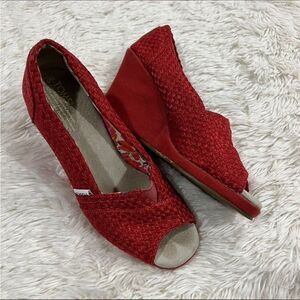 Tom’s red wedge peep‎ toe 7.5